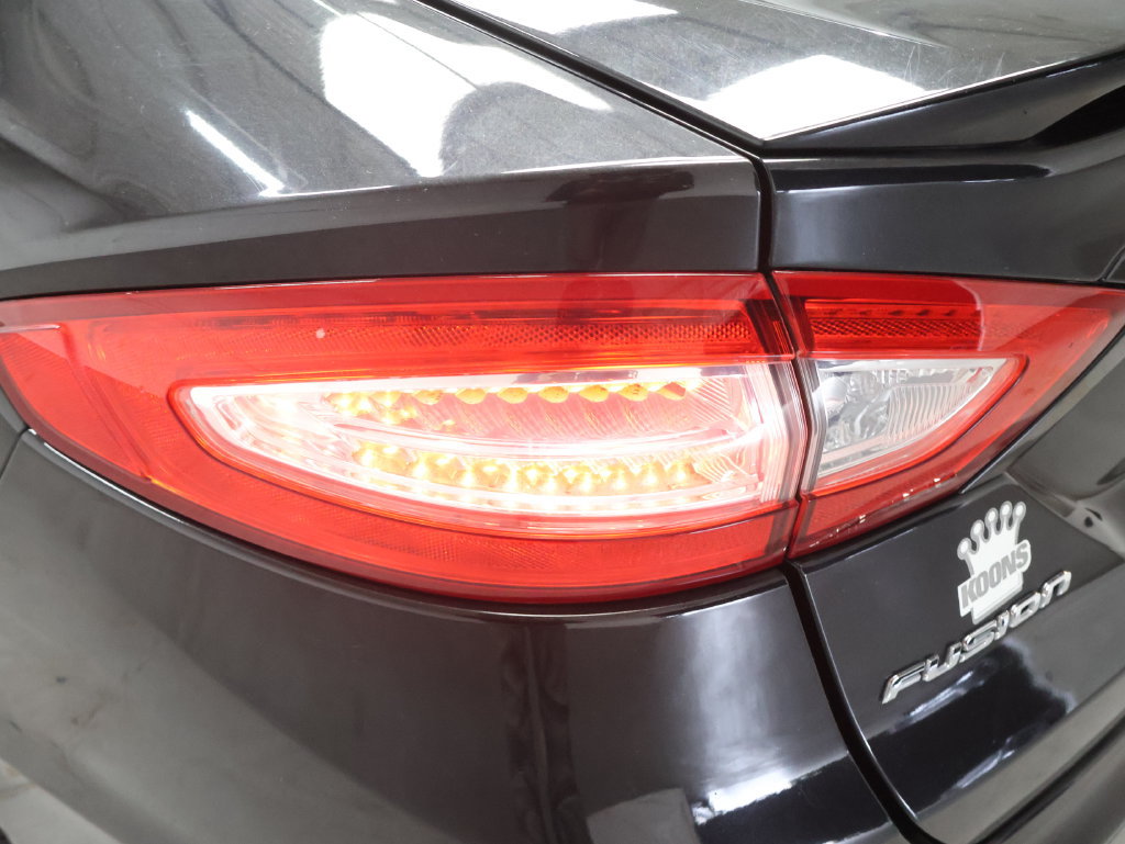 Used 2013 Ford Fusion SE FWD image 29