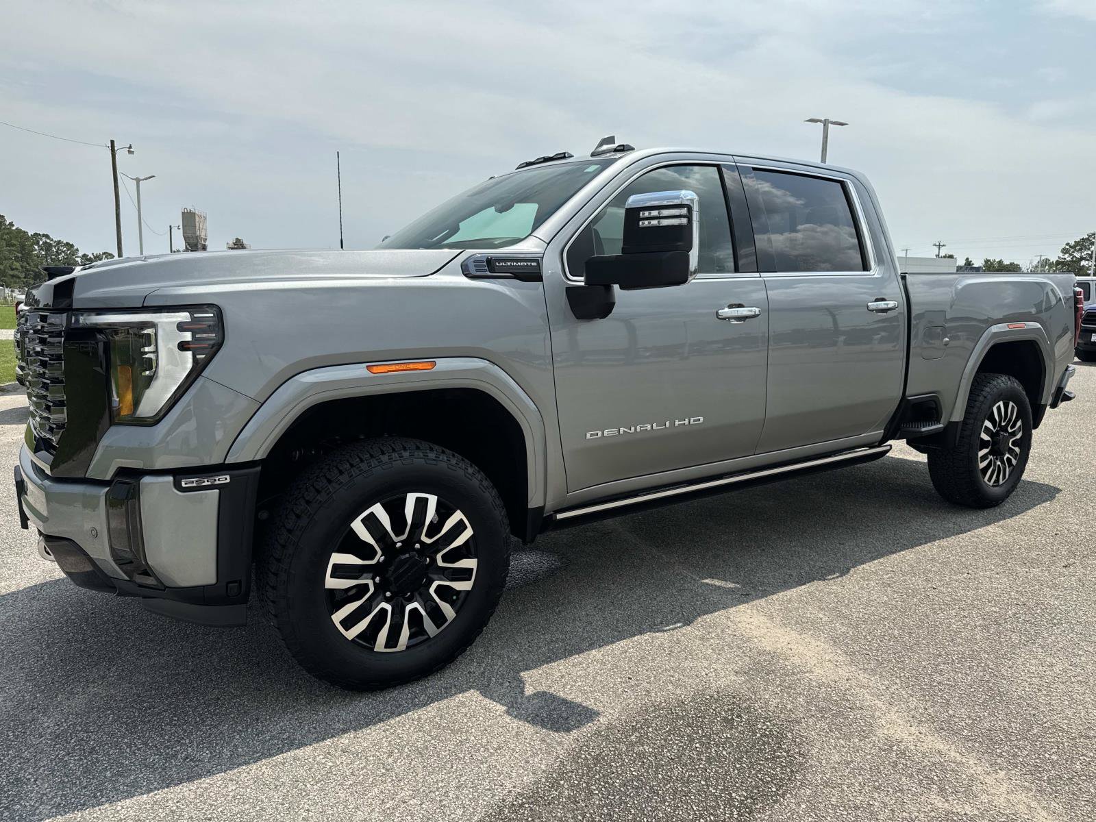 Used 2026 GMC Sierra 2500 Denali Ultimate w/ Max Trailering Package AWD/4WD image 8