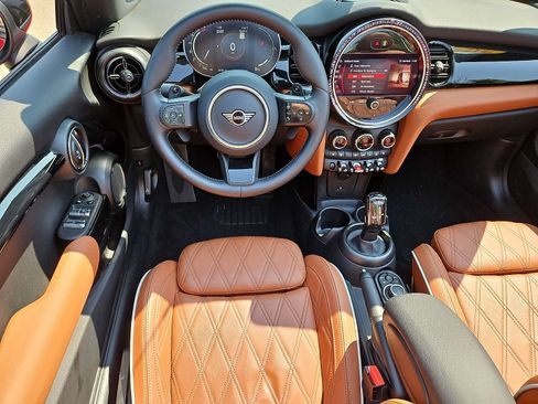 Used 2024 MINI Cooper S w/ Signature Upholstery Package FWD image 11
