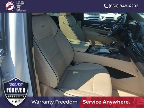 Used 2021 Cadillac Escalade Premium Luxury RWD image 40