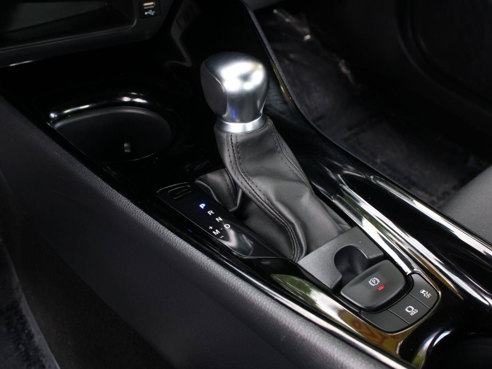 Used 2022 Toyota C-HR XLE FWD image 16