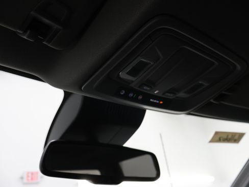 Used 2024 Chevrolet Silverado 2500 Custom w/ Custom Value Package image 12