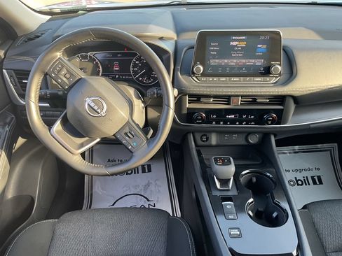 Used 2025 Nissan Rogue SV FWD image 12