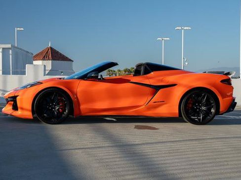 Used 2025 Chevrolet Corvette Z06 w/ Stealth Interior Trim Package RWD image 6