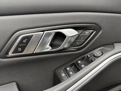 Used 2020 BMW 330i xDrive Sedan w/ Premium Package image 7