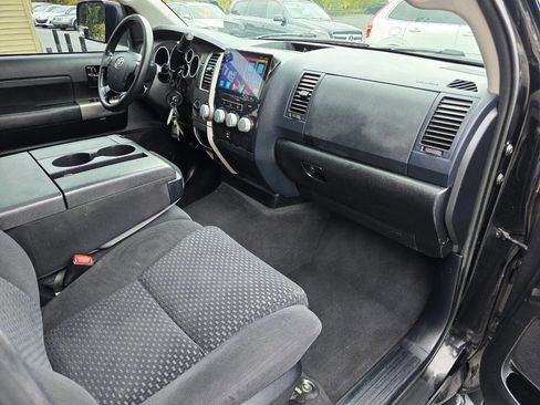 Used 2013 Toyota Tundra 4x4 CrewMax image 36