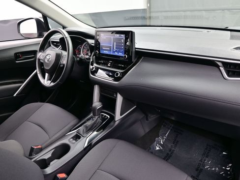 Used 2022 Toyota Corolla Cross LE image 14