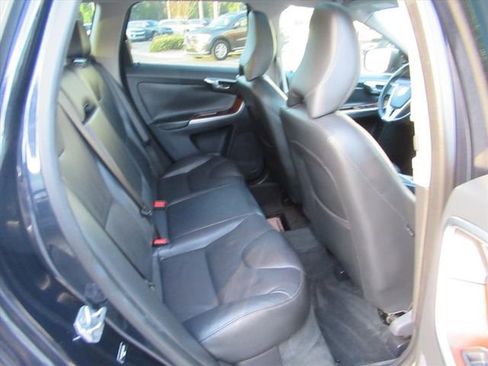 Used 2017 Volvo XC60 T5 Inscription image 29