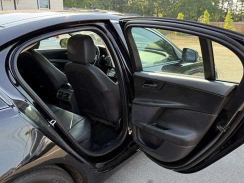 Used 2017 Jaguar XE RWD image 13