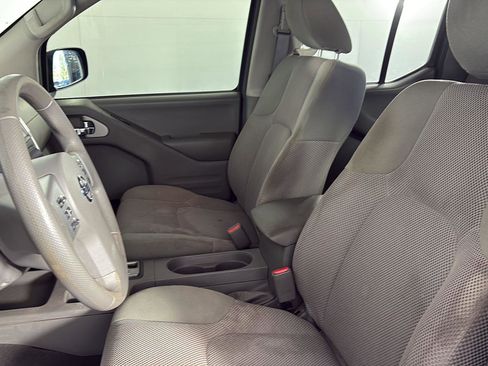 Used 2019 Nissan Frontier SV image 25