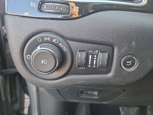 Used 2020 Jeep Cherokee Altitude image 10