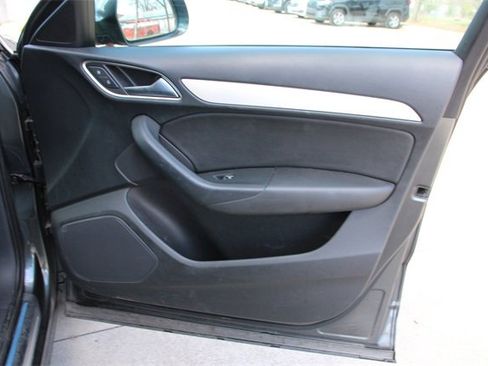 Used 2018 Audi Q3 2.0T Premium image 27