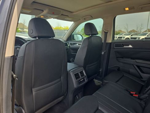 Used 2019 Volkswagen Atlas SE w/ Panoramic Sunroof Package image 16