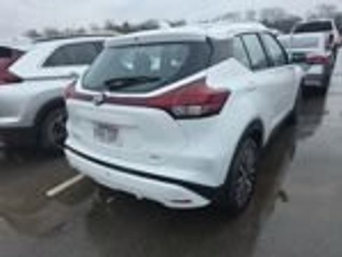 Used 2021 Nissan Kicks SV image 7