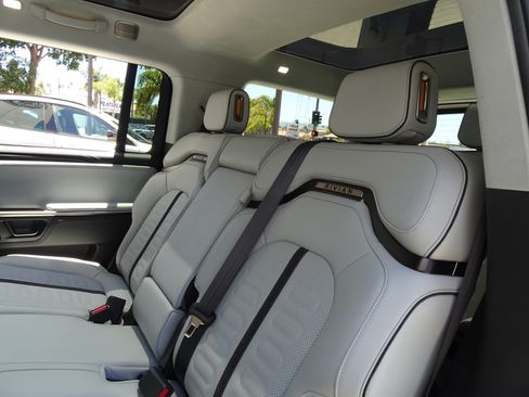 Used 2024 Rivian R1S Adventure AWD/4WD image 15