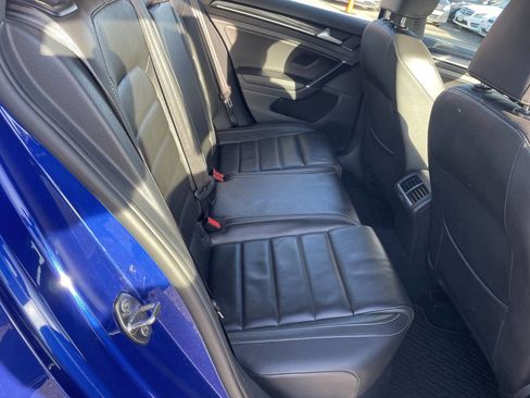 Used 2016 Volkswagen Golf 4-Door image 16