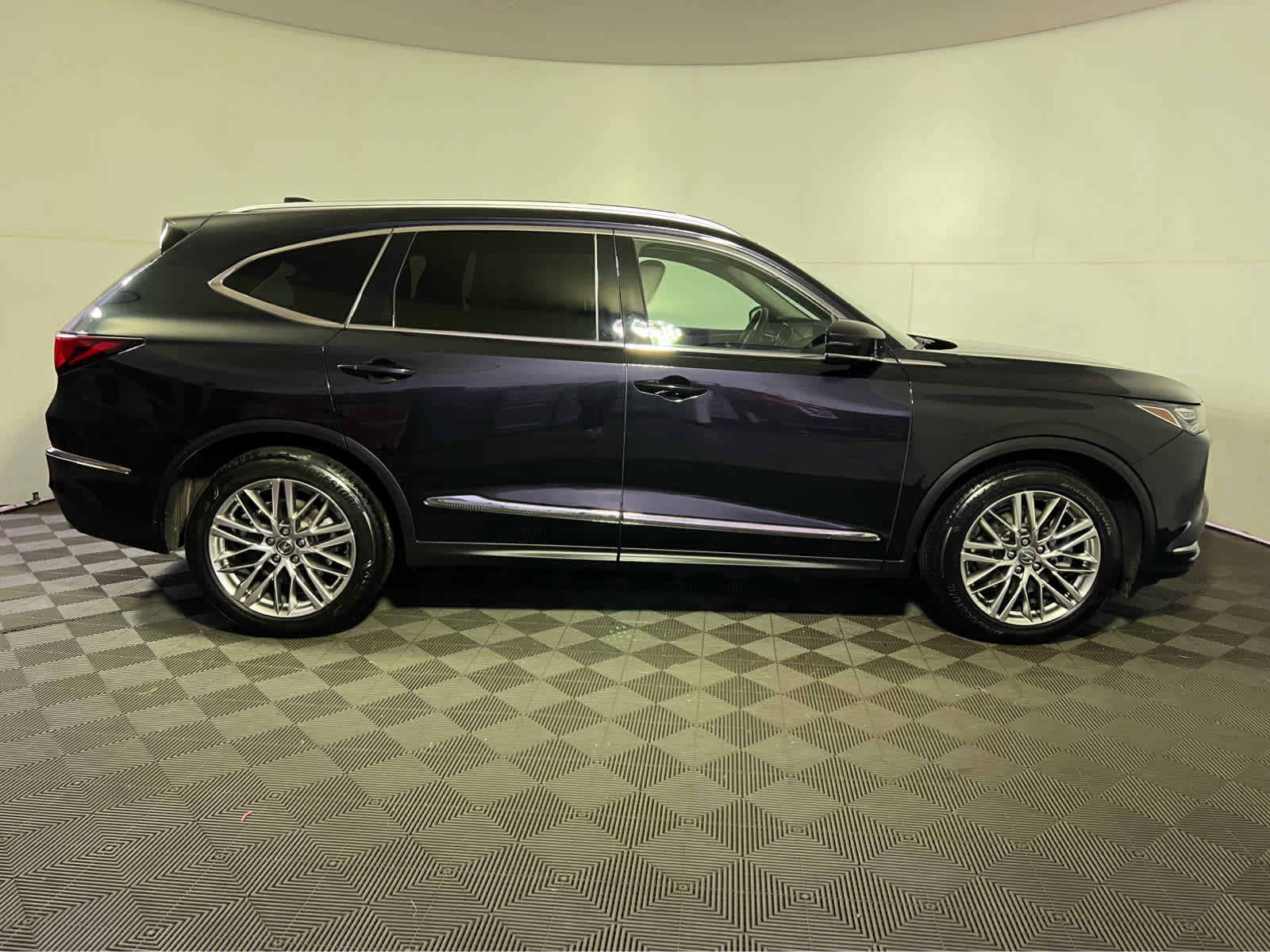 Certified 2023 Acura MDX w/ Advance Package AWD/4WD image 8