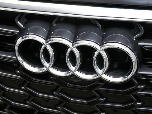 Used 2023 Audi A8 L 3.0T w/ Comfort Plus Package AWD/4WD image 89