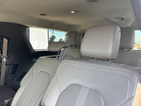 Used 2021 Ford Expedition Max Limited RWD image 5