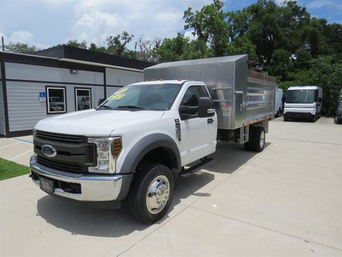 Used 2019 Ford F550 2WD Regular Cab Super Duty image 3
