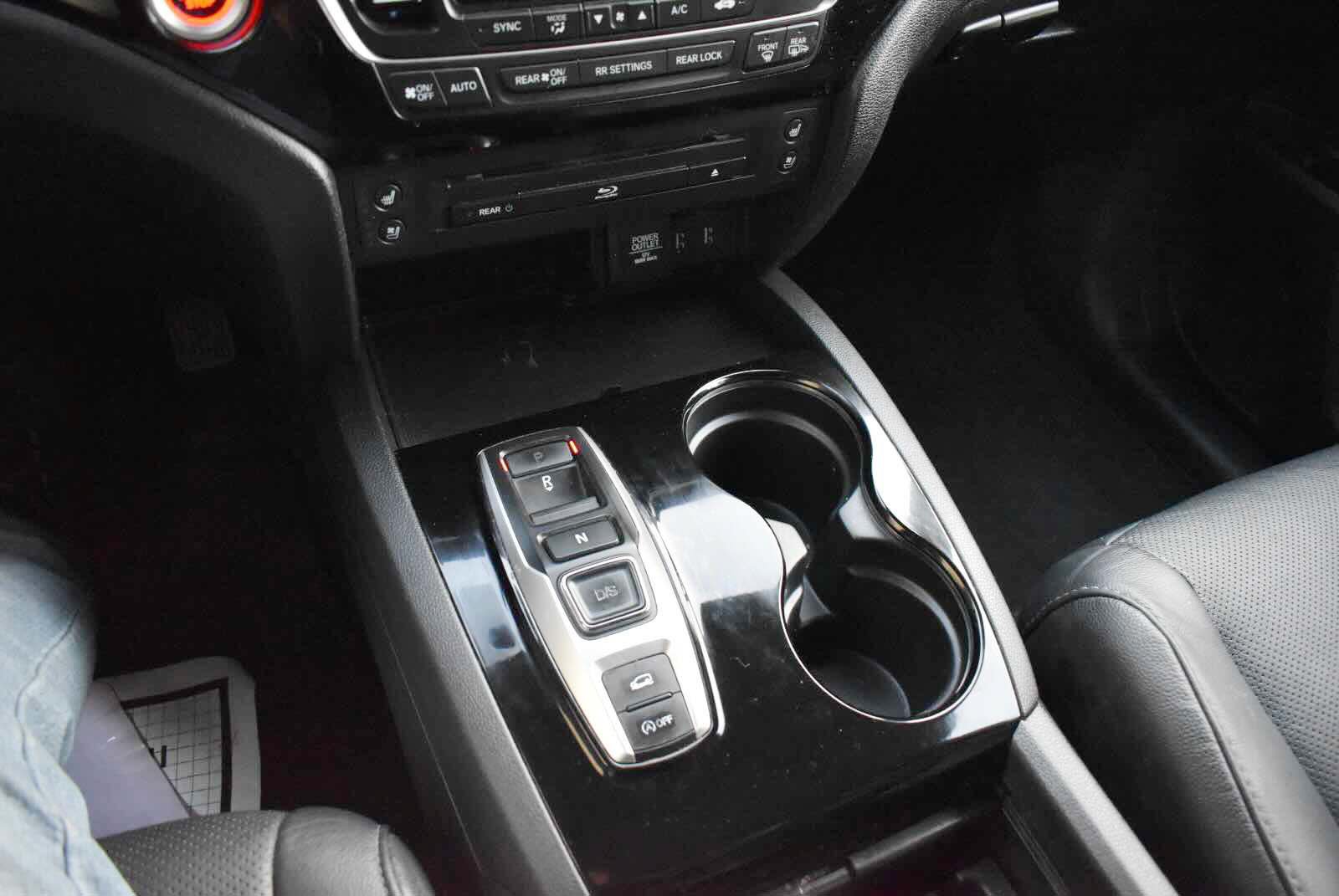 Used 2017 Honda Pilot Elite image 12