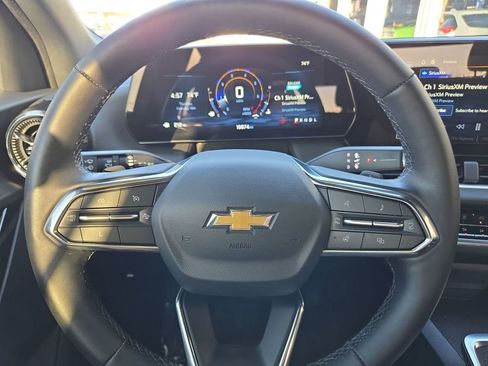 Used 2025 Chevrolet Equinox LT image 21