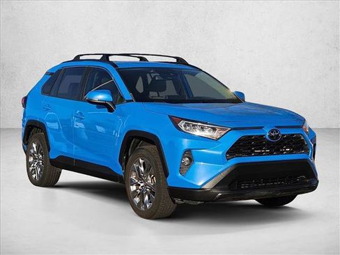 Used 2019 Toyota RAV4 XLE Premium w/ Cold Weather Package image 3