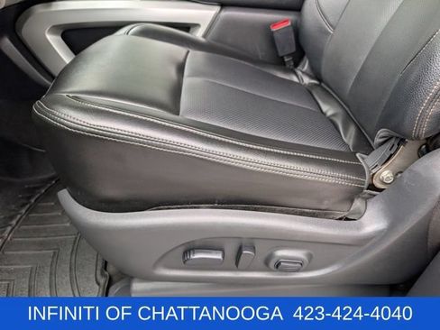 Used 2018 Nissan Titan SL AWD/4WD image 20