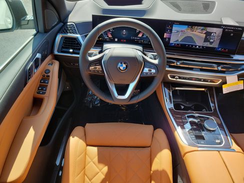 New 2026 BMW X5 xDrive50e image 11