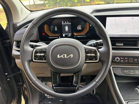 Used 2026 Kia Carnival FWD image 30