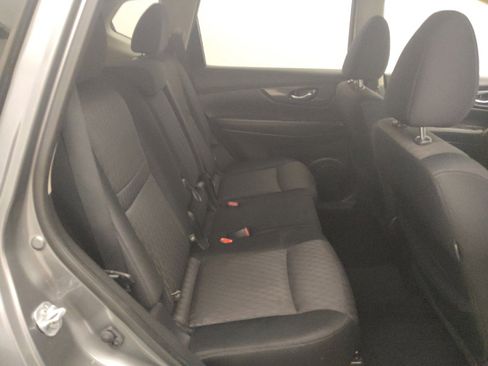 Used 2017 Nissan Rogue SV FWD image 19