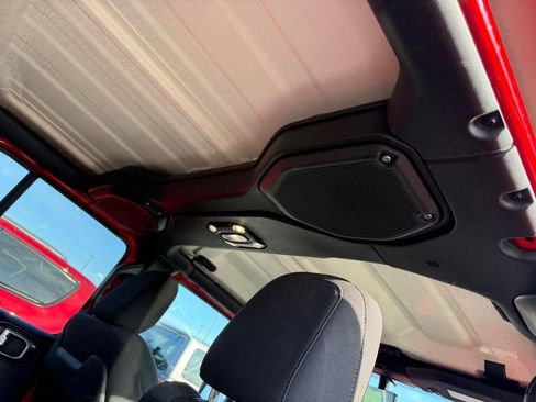 Used 2022 Jeep Wrangler Unlimited Rubicon 4xe w/ Cold Weather Group AWD/4WD image 13