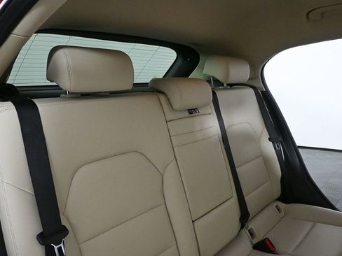 Used 2019 Mercedes-Benz GLA 250 4MATIC image 20