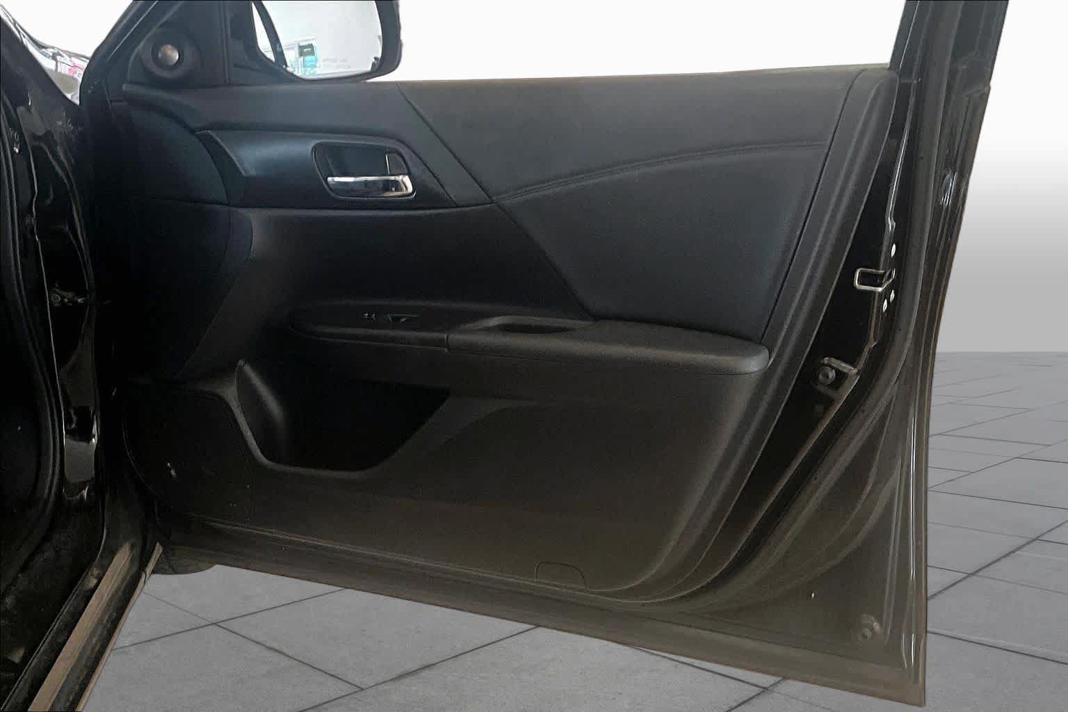 Used 2015 Honda Accord EX-L image 20