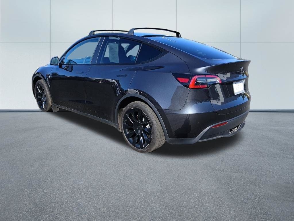 Used 2024 Tesla Model Y Long Range AWD/4WD image 3
