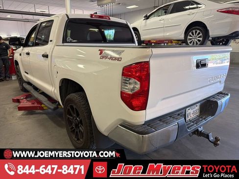 Used 2020 Toyota Tundra SR5 w/ SR5 Upgrade Package image 3