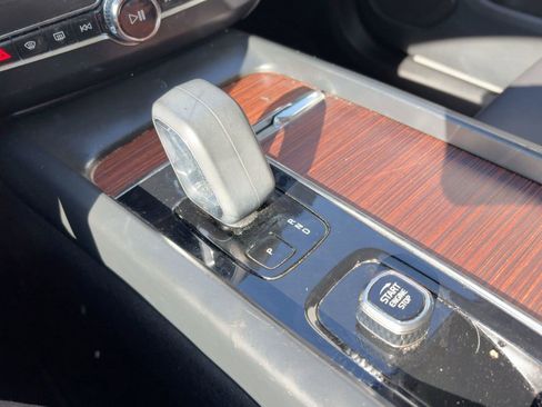 Certified 2023 Volvo XC60 B5 Plus w/ Protection Package Premier image 16