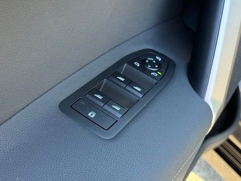 Used 2026 BMW iX xDrive45 image 19