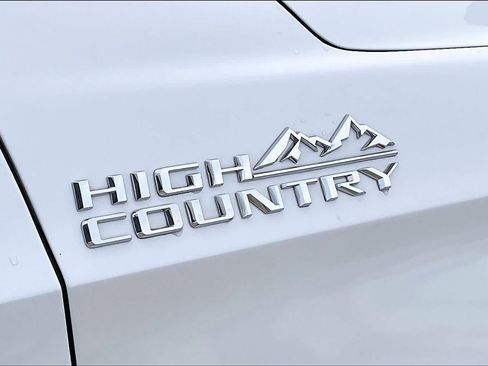 Used 2022 Chevrolet Tahoe High Country AWD/4WD image 10