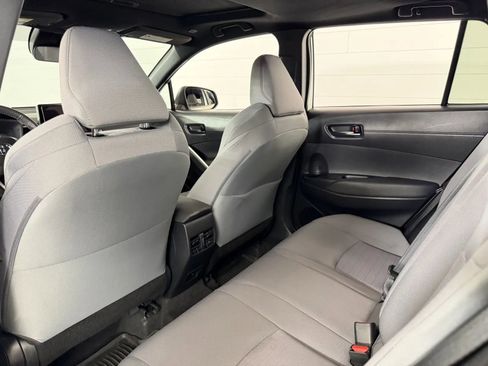 Used 2024 Toyota Corolla Cross AWD Hybrid w/ Moonroof Package image 25
