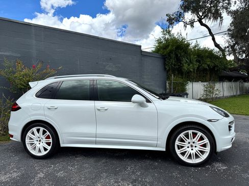 Used 2014 Porsche Cayenne GTS image 2