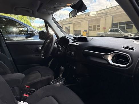Used 2019 Jeep Renegade Sport w/ Sport Appearance Group FWD image 9