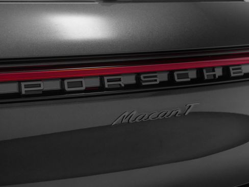 Used 2025 Porsche Macan Turbo image 15