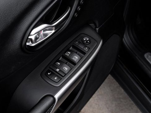 Used 2021 Jeep Cherokee Limited w/ Mopar Interior Package image 55