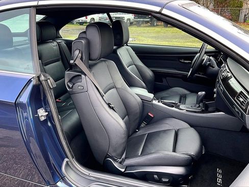 Used 2011 BMW 335i Convertible image 10