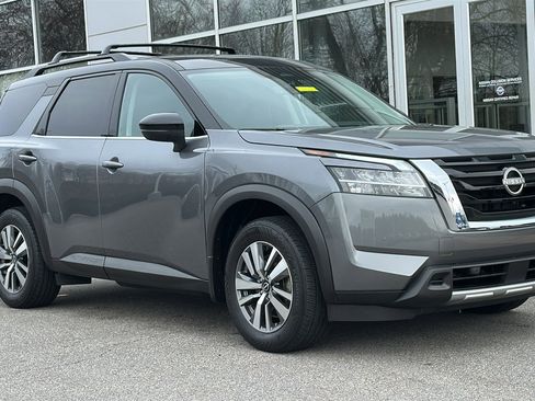 Certified 2023 Nissan Pathfinder SL image 2