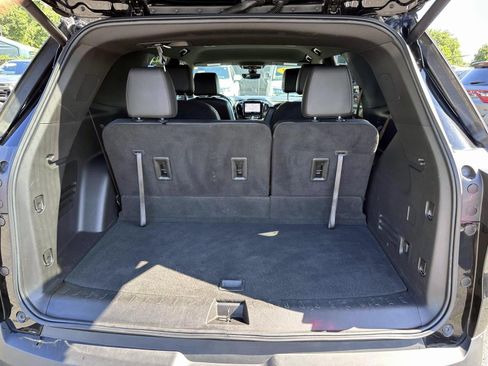 Used 2023 Chevrolet Traverse RS AWD/4WD image 7