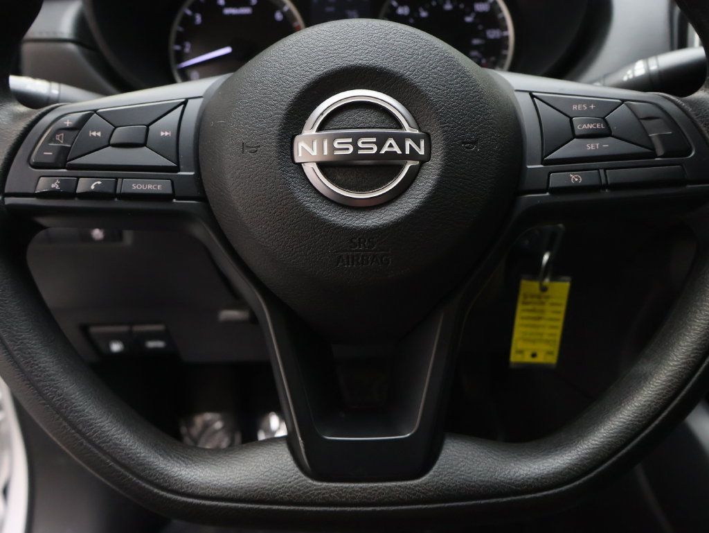 Used 2025 Nissan Versa S FWD image 17