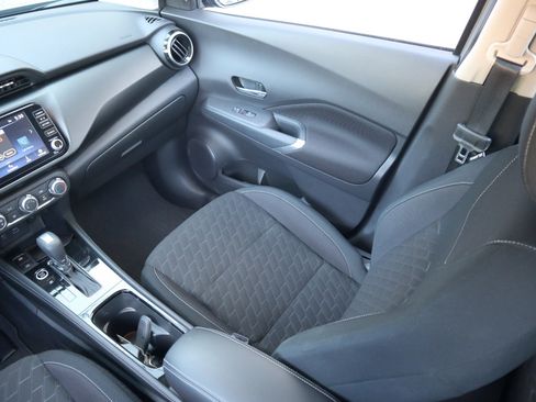 Used 2024 Nissan Kicks SV image 18