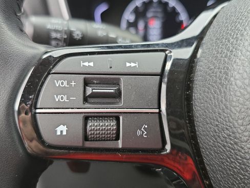 Used 2024 Honda Pilot Touring image 18